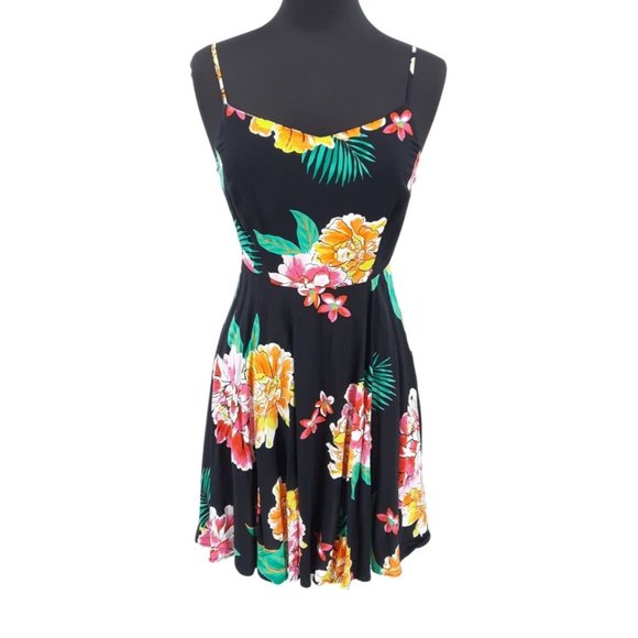 Old Navy Dresses & Skirts - Old Navy The Cami Dress Black Floral Size M Tropical Summer Short Swing Rayon